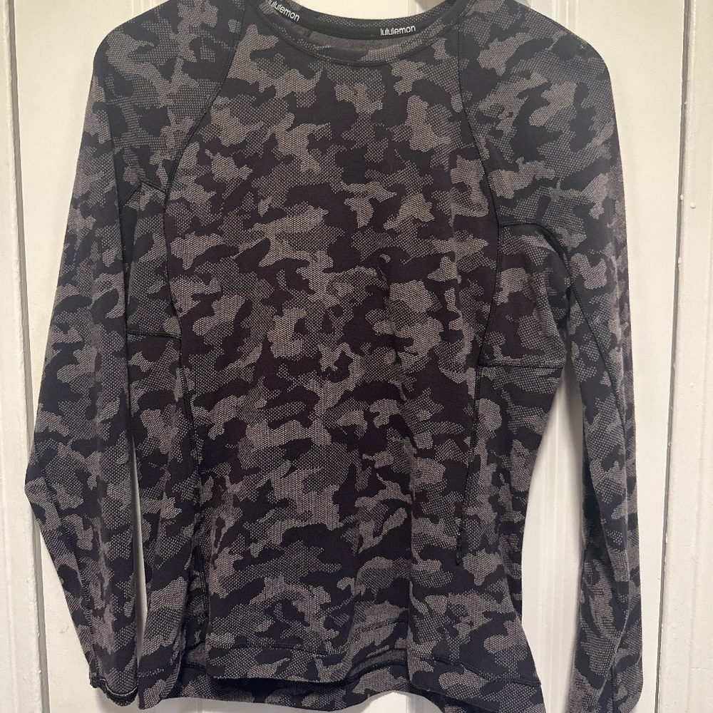 Lululemon Runderful Women's Black Camo Long Sleeve Crewneck - Size 10